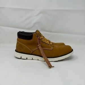 TIMBERLAND A1989 BRADSTREET CHUKKA BOOT IN WHEAT FOR (MEN) SIZE 7